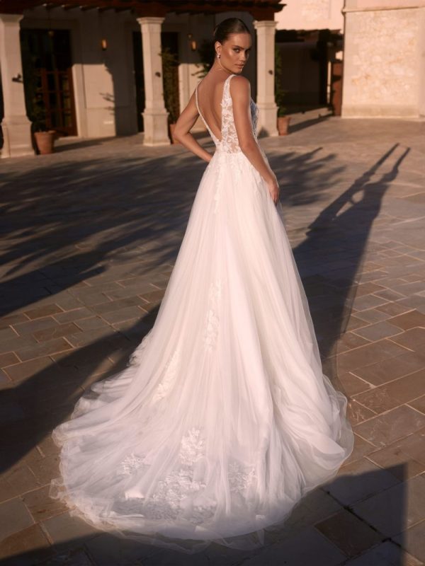 vestido de novia por atrás jasper colección bianca di sposa