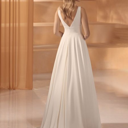 vestido de novia detrás pola colección bianca di sposa