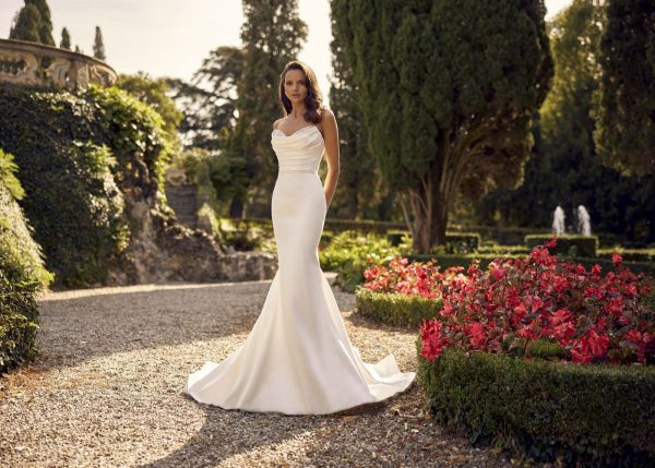 Vestido de novia de frente Gentry Luxe Randy Fenoli